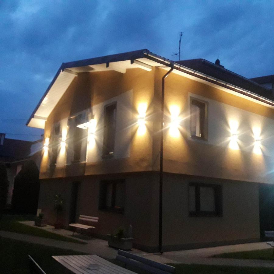 Noclegi I Restauracja Gracja Belchatow Ngoại thất bức ảnh