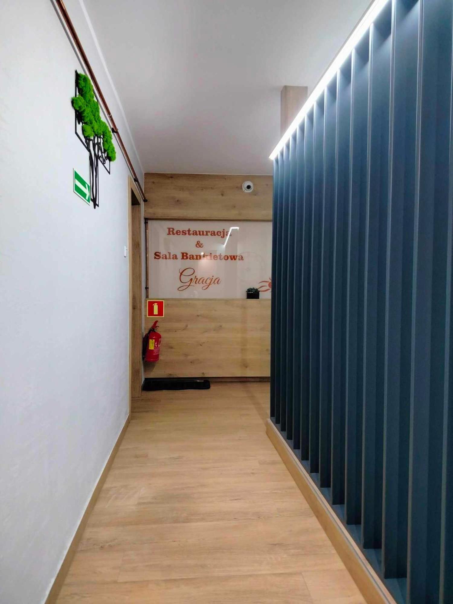 Noclegi I Restauracja Gracja Belchatow Ngoại thất bức ảnh